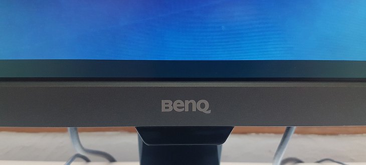 BenQ EL2870U bezel