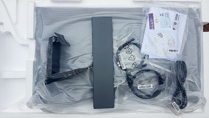 BenQ EW3270U box