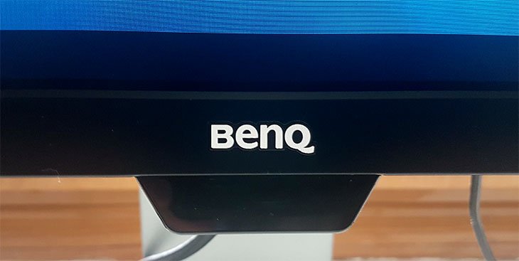 BenQ EX3203R bezel