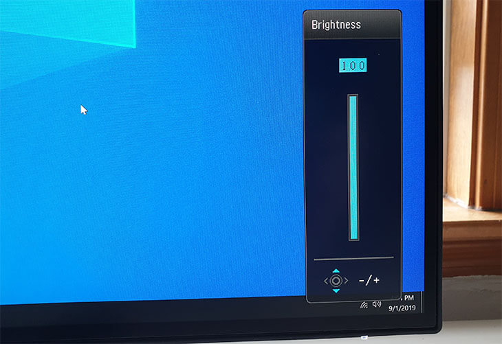 BenQ PD3220U Brightness